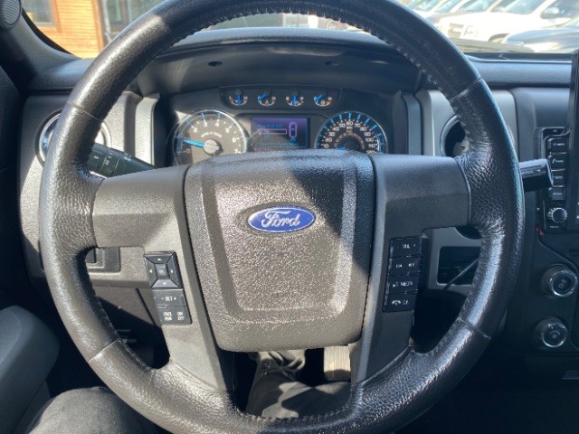 Ford F-150 Vehicle Full-screen Gallery Image 14