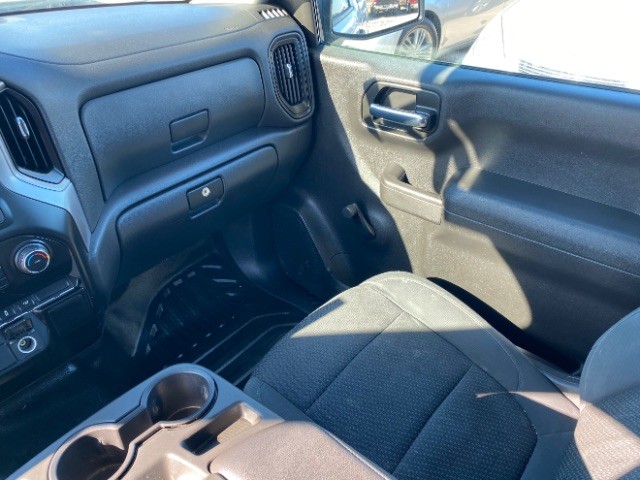 Chevrolet Silverado 1500 Vehicle Full-screen Gallery Image 10