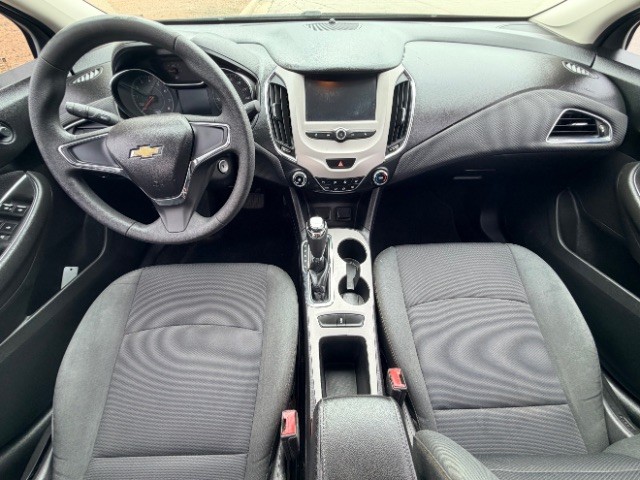 Chevrolet Cruze Vehicle Full-screen Gallery Image 06