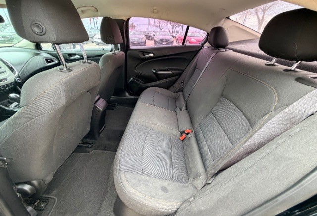 Chevrolet Cruze Vehicle Full-screen Gallery Image 11