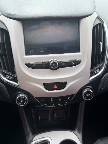 Chevrolet Cruze Vehicle Full-screen Gallery Image 12