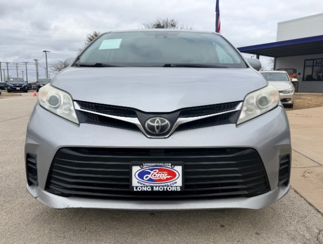 Toyota Sienna Vehicle Full-screen Gallery Image 03