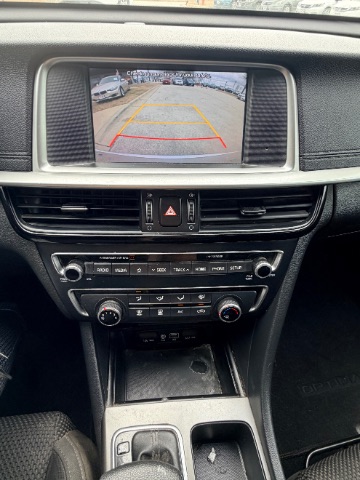 Kia Optima Vehicle Full-screen Gallery Image 12