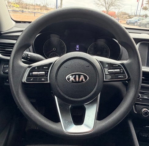 Kia Optima Vehicle Full-screen Gallery Image 13