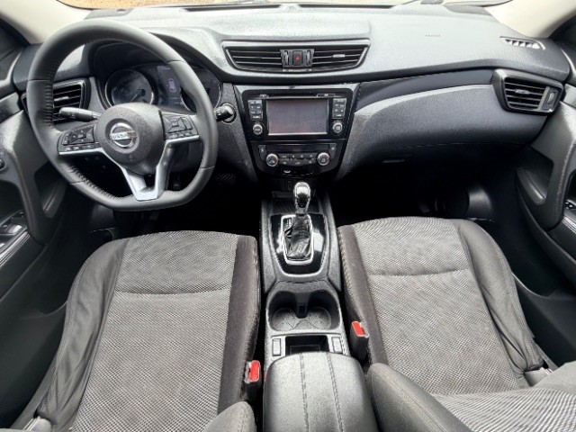 Nissan Rogue Sport Vehicle Full-screen Gallery Image 06