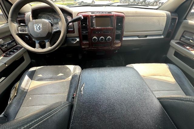 Ram 2500 Vehicle Full-screen Gallery Image 06