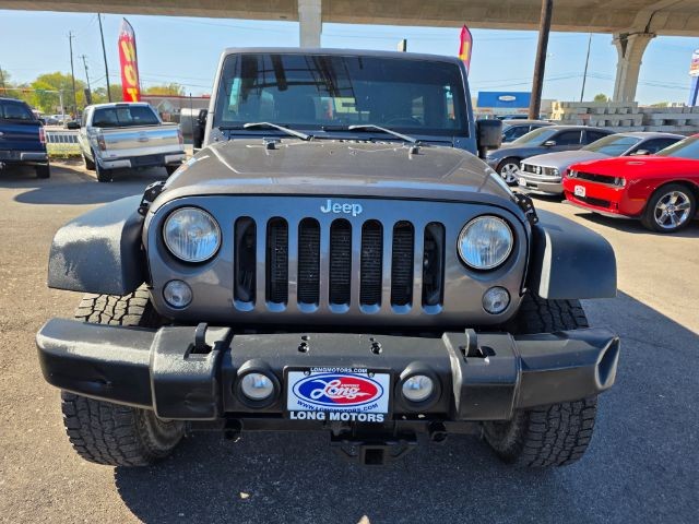 Jeep Wrangler Unlimited Vehicle Full-screen Gallery Image 02