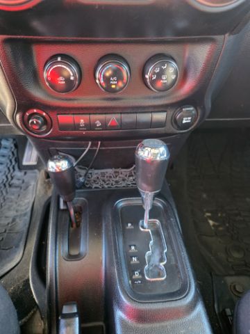 Jeep Wrangler Unlimited Vehicle Full-screen Gallery Image 15