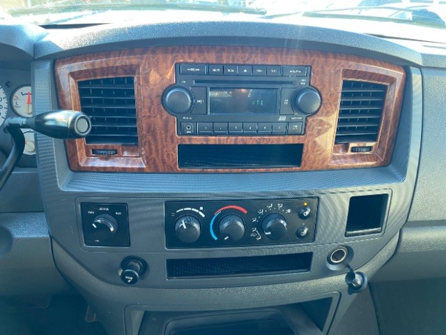 Dodge Ram 1500 Vehicle Full-screen Gallery Image 12