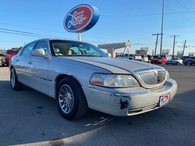 more details - lincoln town car