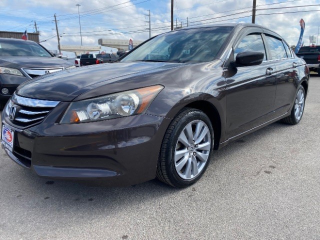 Honda Accord Sedan Vehicle Full-screen Gallery Image 03