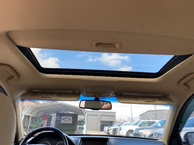 Honda Accord Sedan Vehicle Full-screen Gallery Image 12