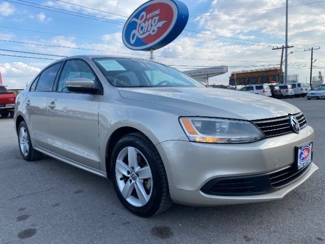 more details - volkswagen jetta sedan