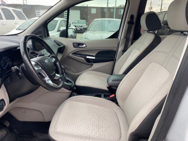 Ford Transit Connect Wagon Vehicle Full-screen Gallery Image 09