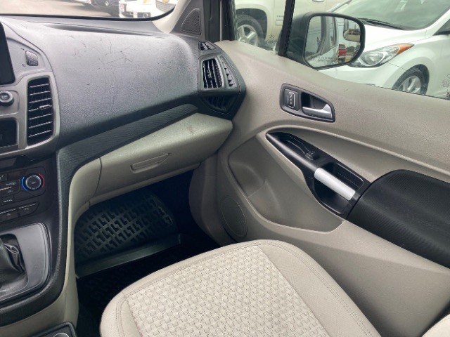 Ford Transit Connect Wagon Vehicle Full-screen Gallery Image 11