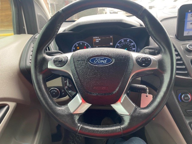 Ford Transit Connect Wagon Vehicle Full-screen Gallery Image 15