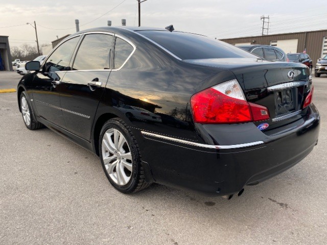 INFINITI M35 Vehicle Full-screen Gallery Image 04