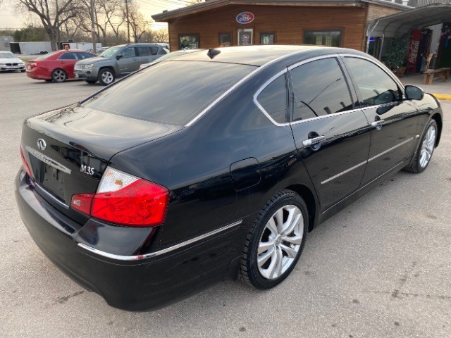 INFINITI M35 Vehicle Full-screen Gallery Image 05
