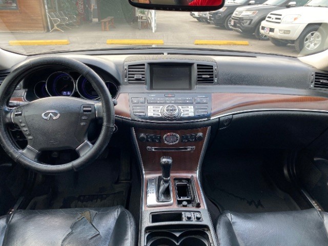 INFINITI M35 Vehicle Full-screen Gallery Image 06