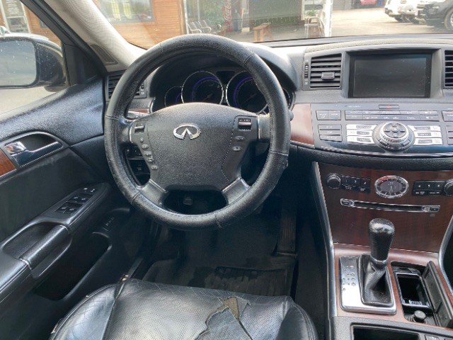 INFINITI M35 Vehicle Full-screen Gallery Image 11