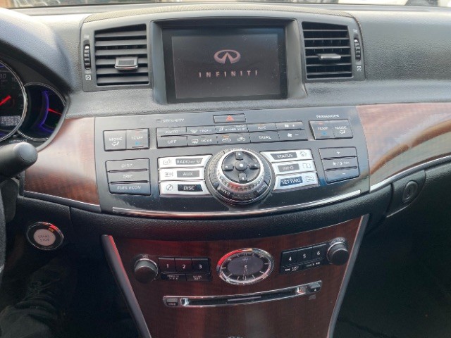 INFINITI M35 Vehicle Full-screen Gallery Image 13