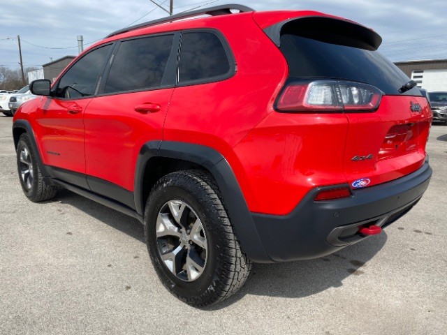 Jeep Cherokee Vehicle Full-screen Gallery Image 04