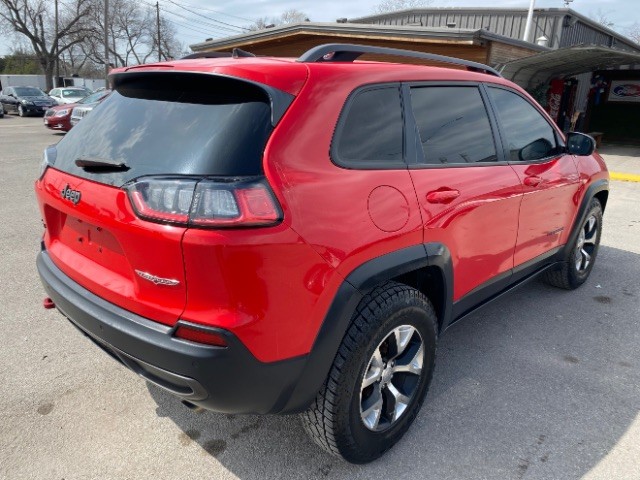 Jeep Cherokee Vehicle Full-screen Gallery Image 05