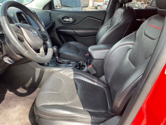 Jeep Cherokee Vehicle Full-screen Gallery Image 08