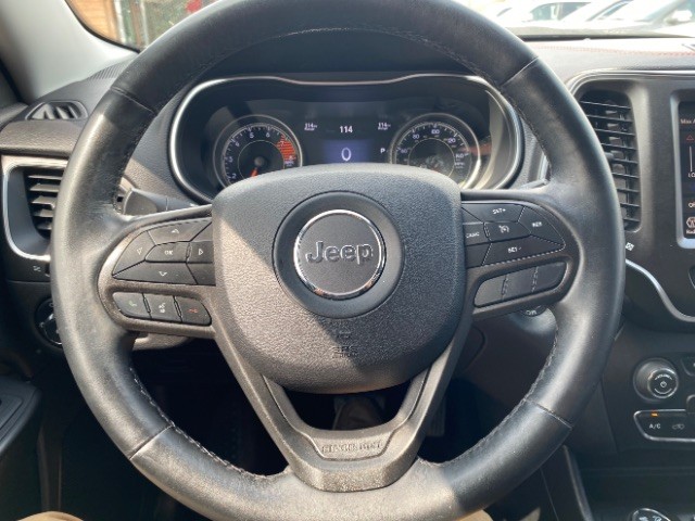 Jeep Cherokee Vehicle Full-screen Gallery Image 14