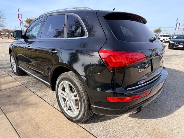 Audi Q5 Vehicle Full-screen Gallery Image 05