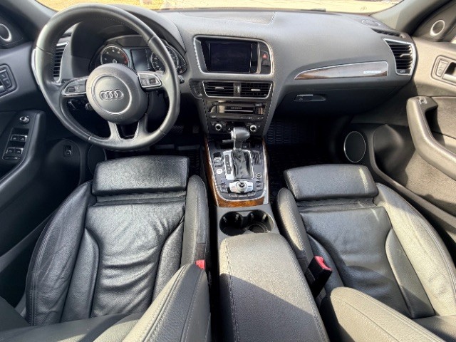 Audi Q5 Vehicle Full-screen Gallery Image 06