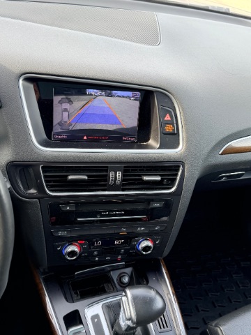 Audi Q5 Vehicle Full-screen Gallery Image 14