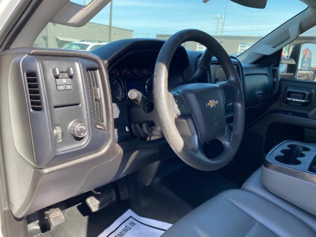 Chevrolet Silverado 2500HD Built After Aug 14 Vehicle Full-screen Gallery Image 09