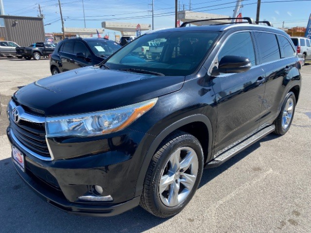 Toyota Highlander Vehicle Full-screen Gallery Image 03