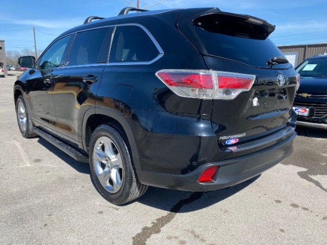 Toyota Highlander Vehicle Full-screen Gallery Image 04