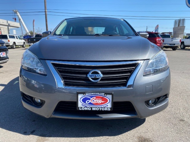 Nissan Sentra Vehicle Full-screen Gallery Image 02