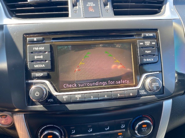 Nissan Sentra Vehicle Full-screen Gallery Image 13