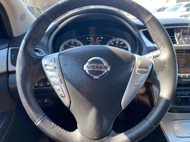 Nissan Sentra Vehicle Full-screen Gallery Image 14