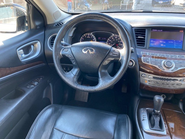 INFINITI JX35 Vehicle Full-screen Gallery Image 15