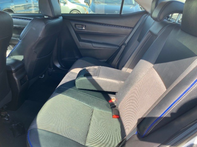 Toyota Corolla Vehicle Full-screen Gallery Image 07