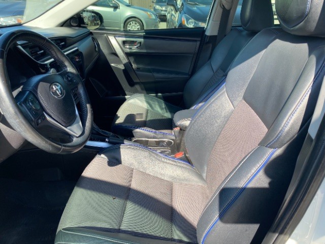 Toyota Corolla Vehicle Full-screen Gallery Image 08