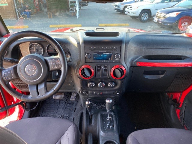 Jeep Wrangler Vehicle Full-screen Gallery Image 06