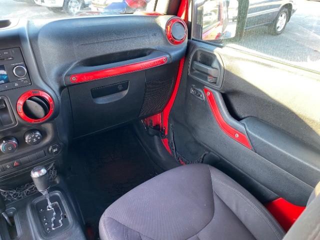 Jeep Wrangler Vehicle Full-screen Gallery Image 10