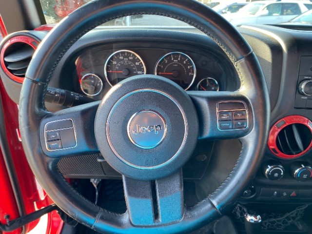 Jeep Wrangler Vehicle Full-screen Gallery Image 13