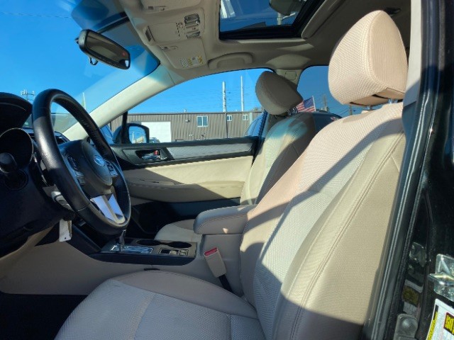 Subaru Outback Vehicle Full-screen Gallery Image 08