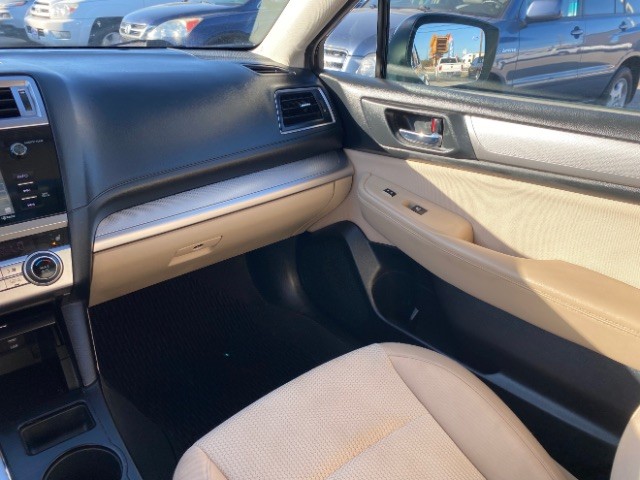 Subaru Outback Vehicle Full-screen Gallery Image 10