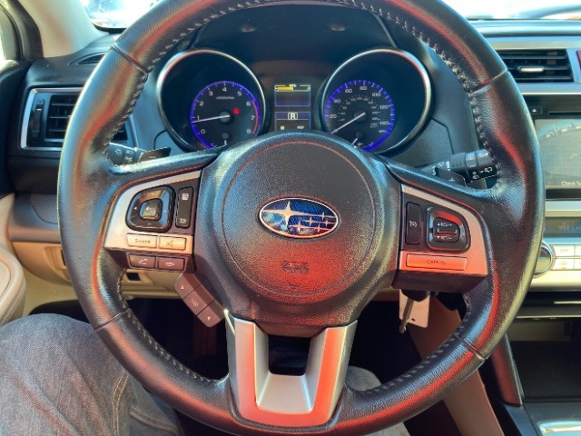 Subaru Outback Vehicle Full-screen Gallery Image 15