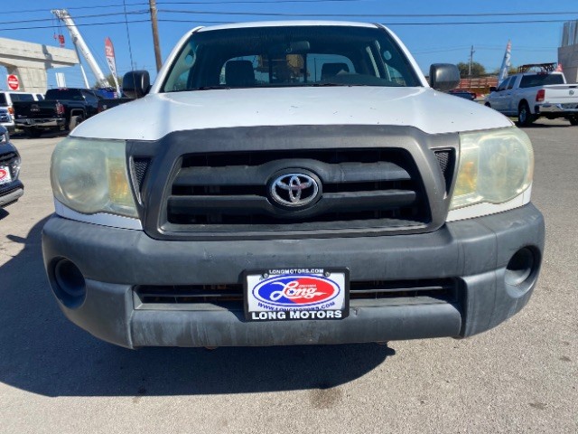 Toyota Tacoma Vehicle Full-screen Gallery Image 02