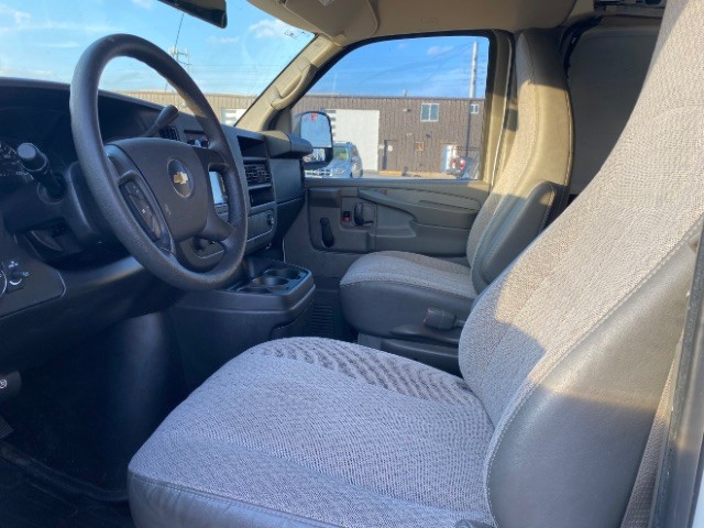 Chevrolet Express Cargo Van Vehicle Full-screen Gallery Image 08