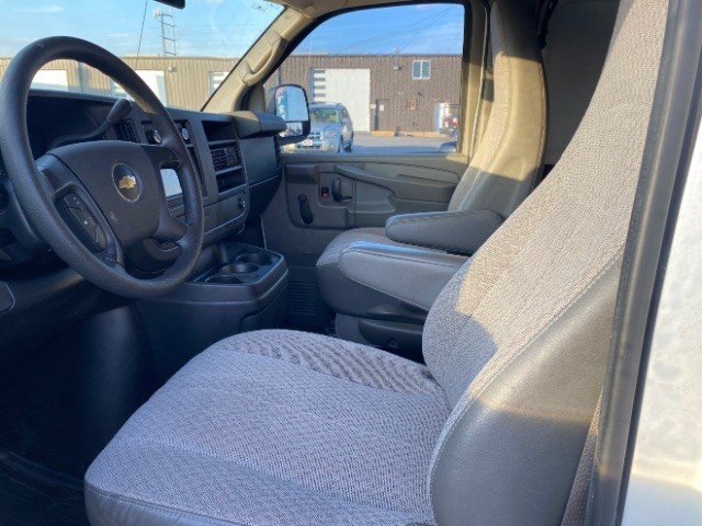Chevrolet Express Cargo Van Vehicle Full-screen Gallery Image 09